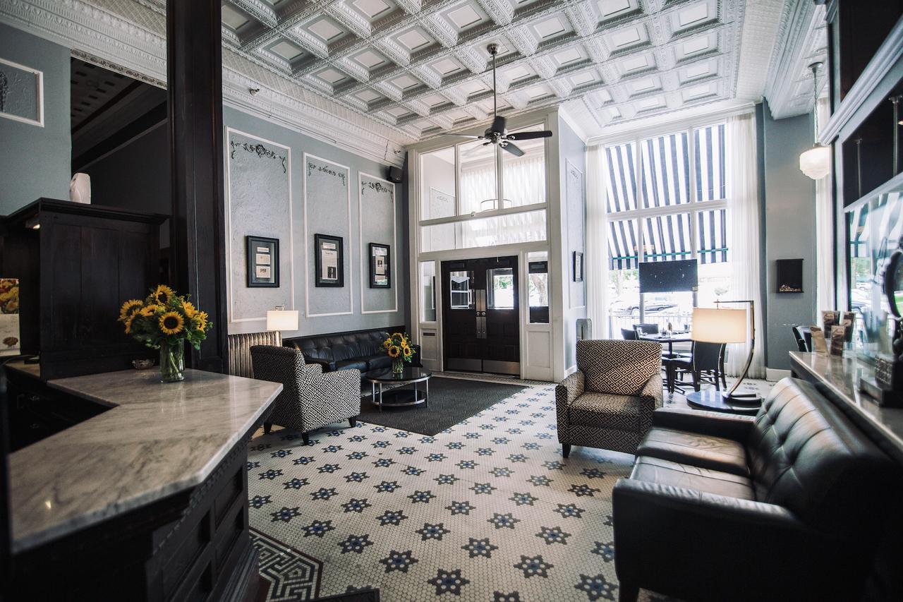 The Continental Hotel Centerville Екстериор снимка