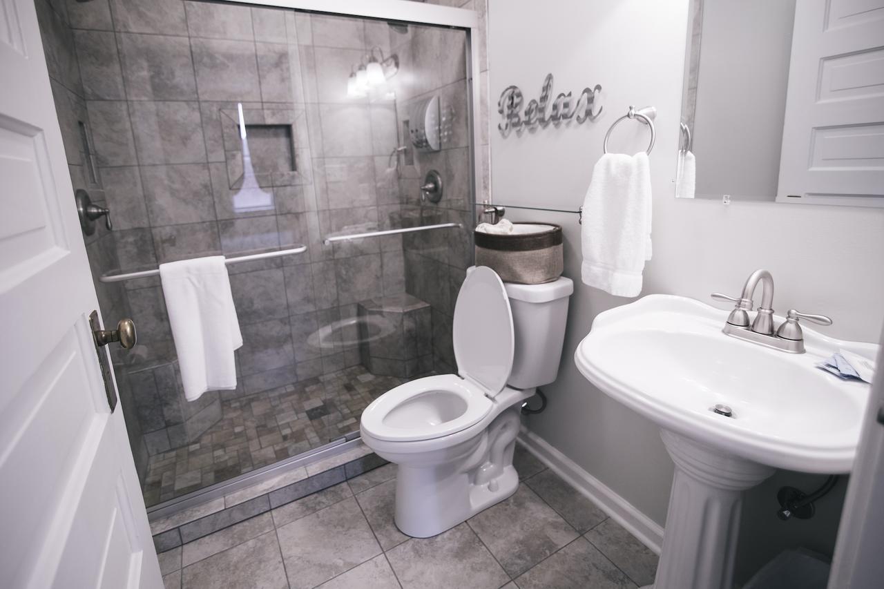 The Continental Hotel Centerville Екстериор снимка