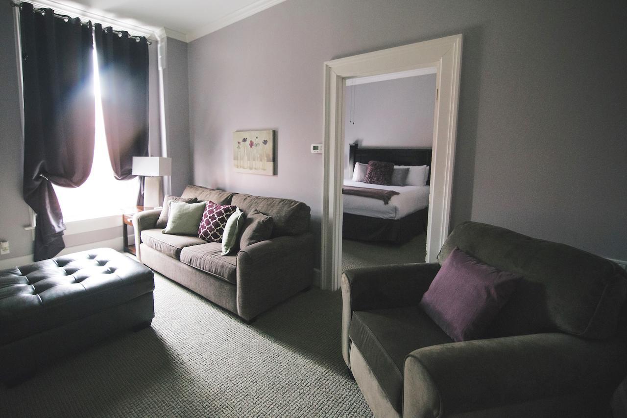 The Continental Hotel Centerville Екстериор снимка