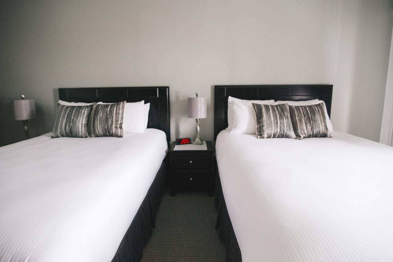 The Continental Hotel Centerville Екстериор снимка